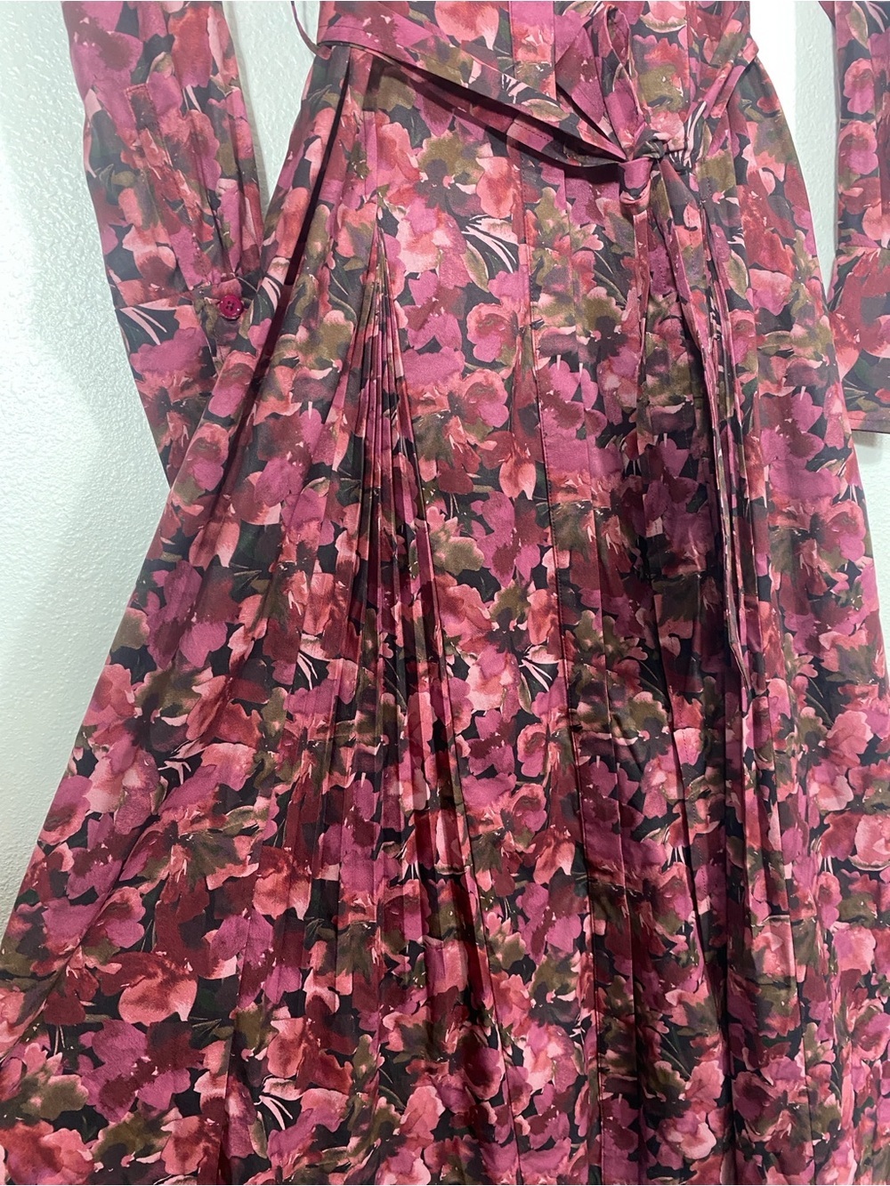 10 Crosby Derek Lam Maroon and Pink Floral Long-Sleeve Pleated Dress Size 4 - Picture 4 of 16